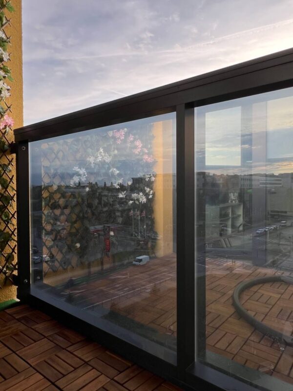 photo_5944955369208005531_y