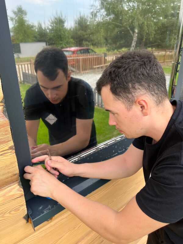 photo_5944955369208005555_y