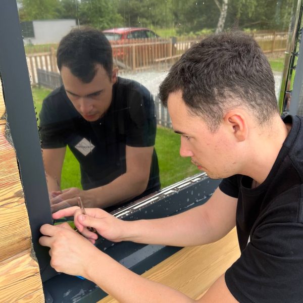 photo_5944955369208005555_y